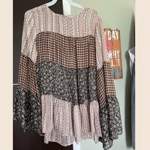 Sheer Woven Fabric Mix & Match Tunic - Picture 6 of 12